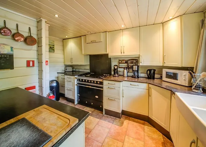 Spacious Chalet With Sauna And Bubble Bath
