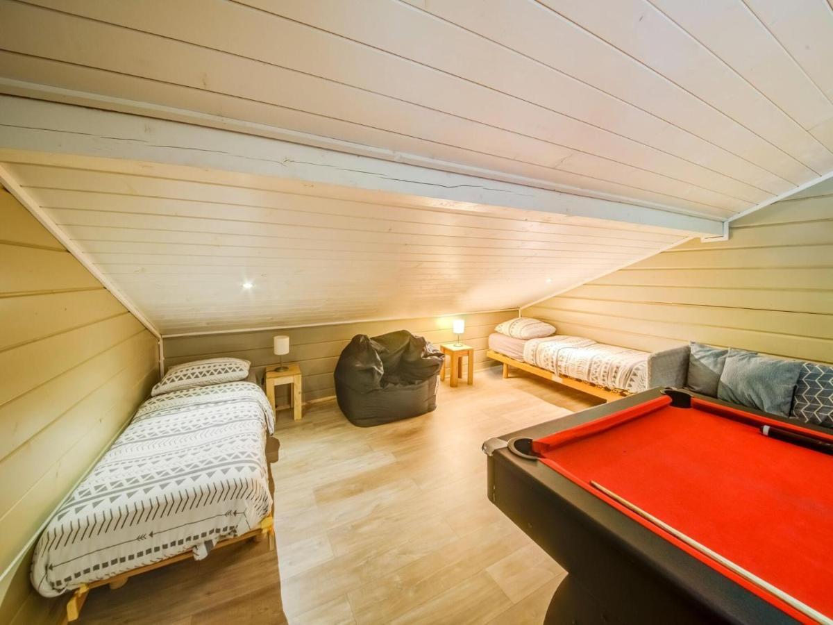 Spacious With Sauna And Bubble Bath Ferienhaus