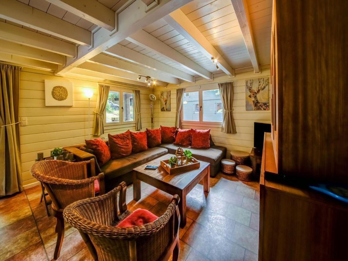 Spacious With Sauna And Bubble Bath Holiday home