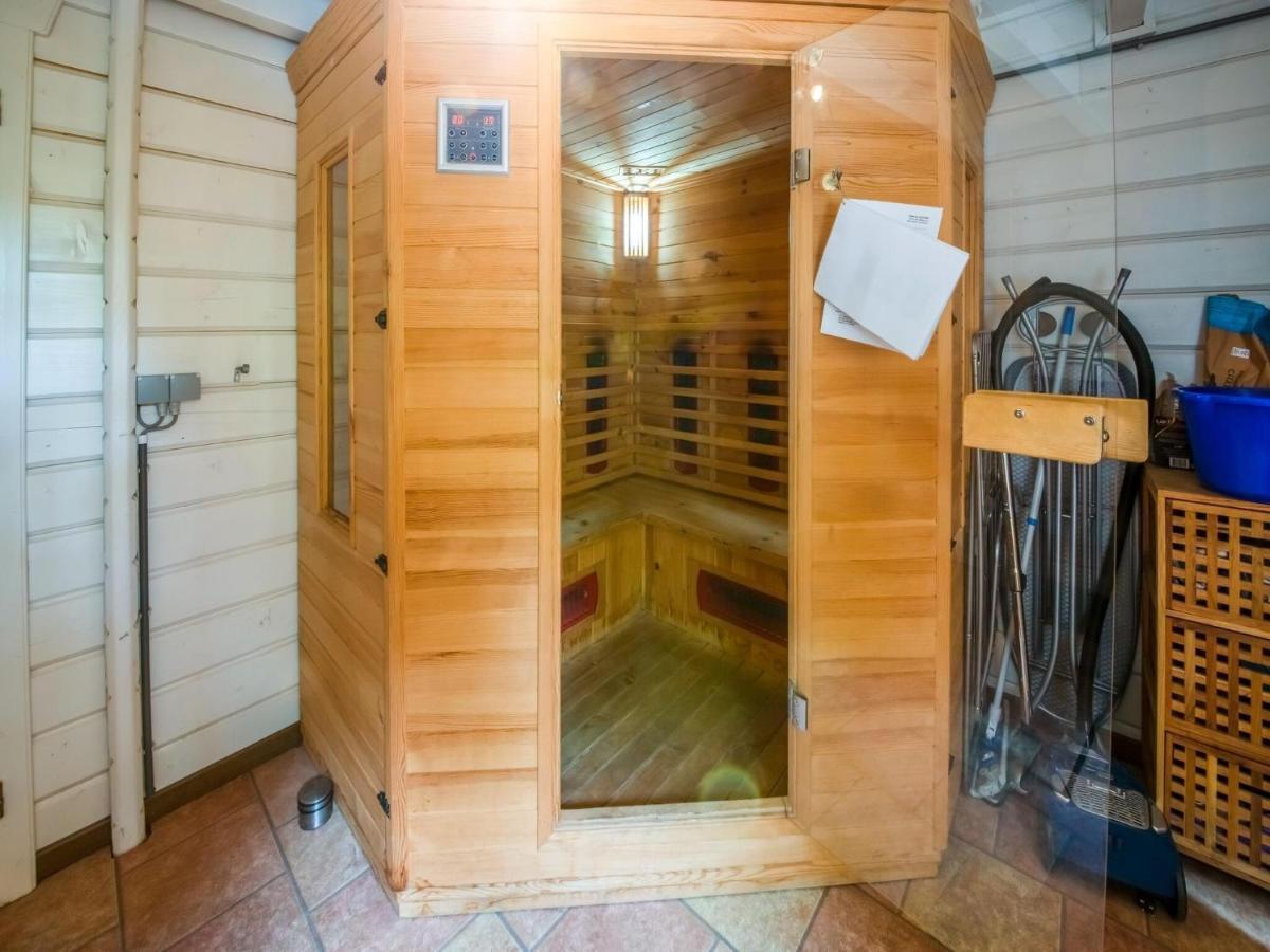 Spacious With Sauna And Bubble Bath Barvaux