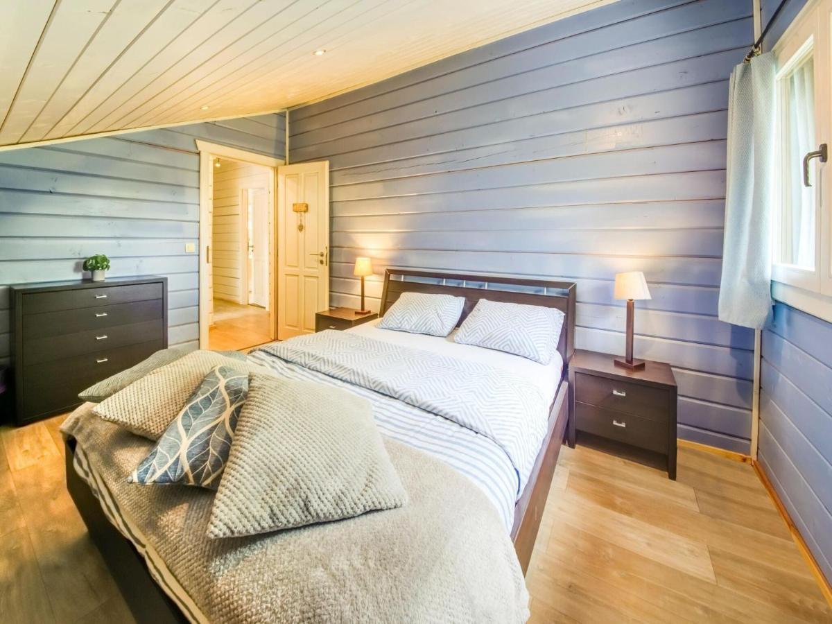 Spacious With Sauna And Bubble Bath Holiday home